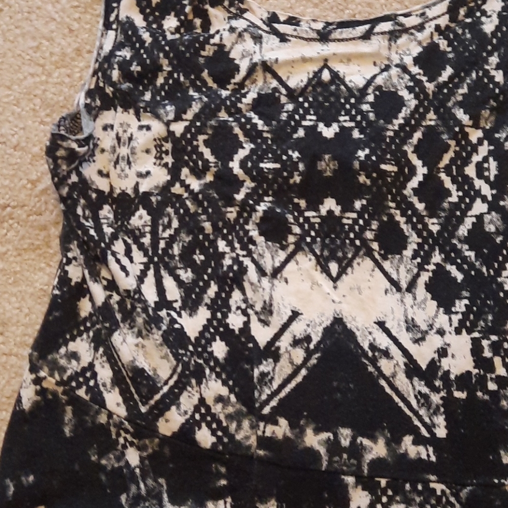 Dress - Picture 2 of 4